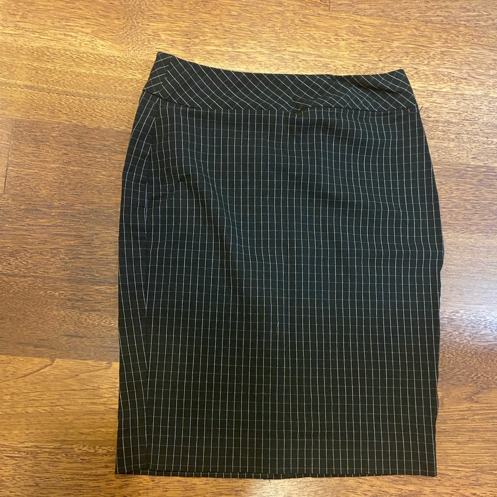 High wasted pencil skirt